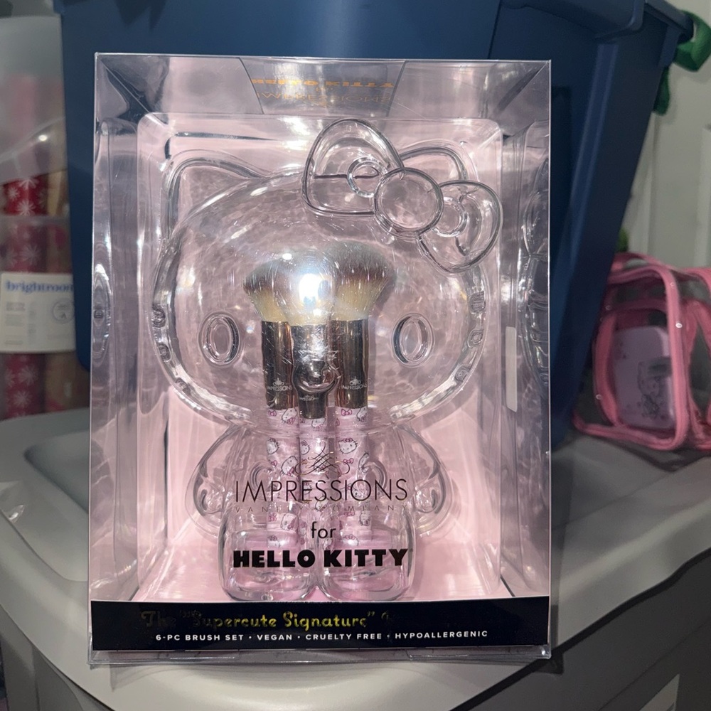Impressions Hello Kitty Pink Makeup Brush Set